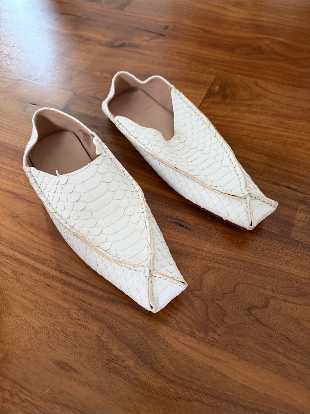 Acne studios Women's White Snake Skin Pointed Slip-On Flats 38/8 Italy